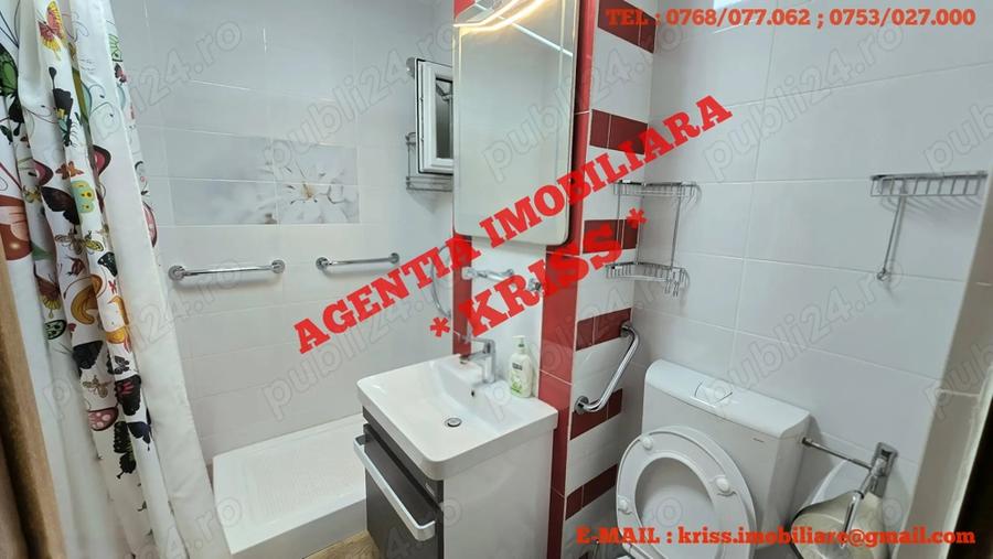 Apartament cu 4 camere decomandat în Central