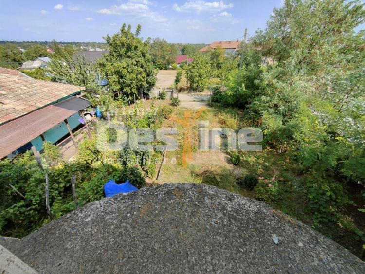 Casă cu 5 camere cu Teren 1220 Mp în Belcești