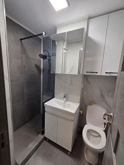 Garsonieră decomandată în Viziru 3