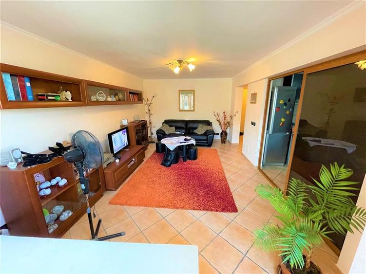 Apartament 4 camere, mobilat +utilat, CT, etaj 4, zona Primarie - 1