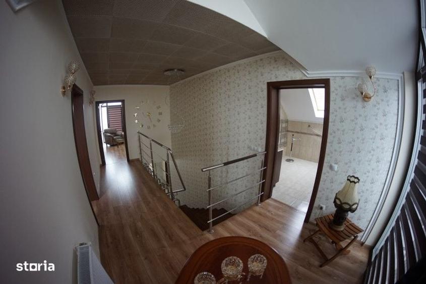 Casă cu 4 camere în Sânnicoară