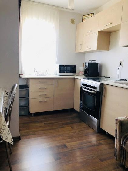 Inchiriez apartament de 55 m2 , - 3