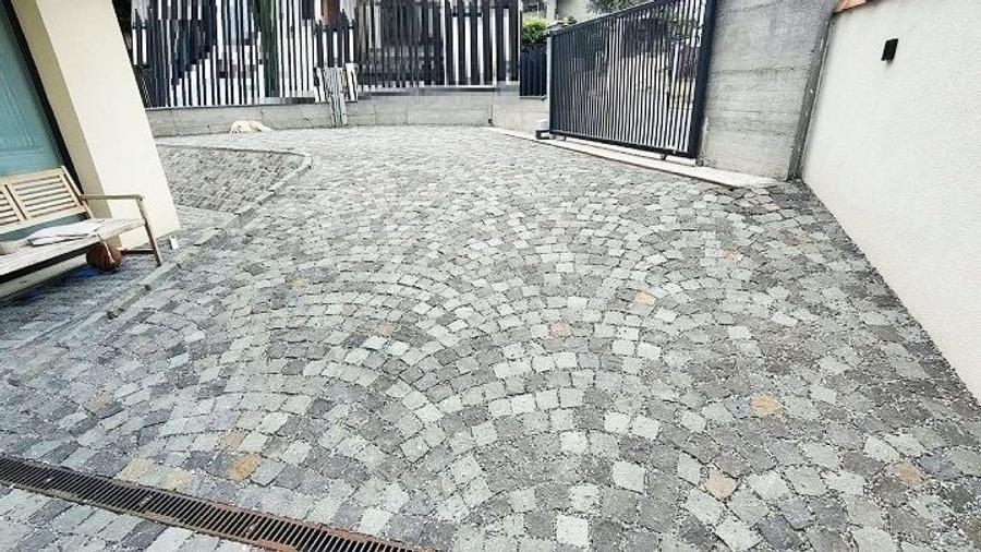 Casă individuală cu 4 camere cu Canalizare în Andrei Mureșanu
