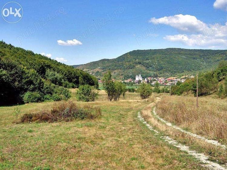 Teren de 30000 mp, în Nord