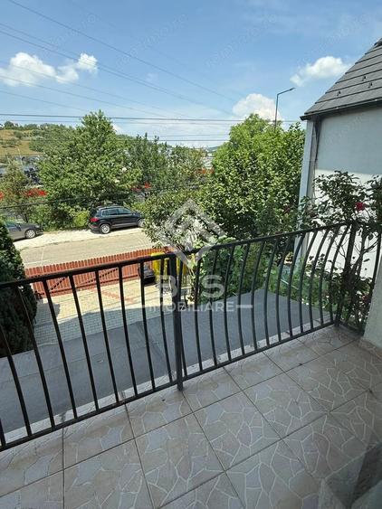 Apartament cu 4 camere decomandat în Sud