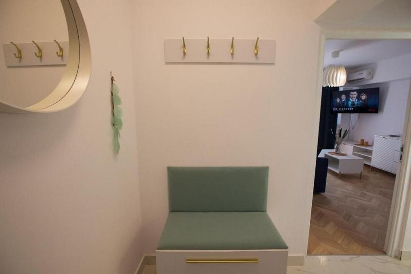 Apartament cu 2 camere decomandat, mobilat în Calea Victoriei