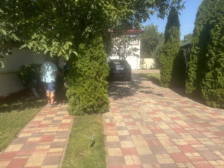 Casă cu 7 camere cu Teren 1000 Mp în Central