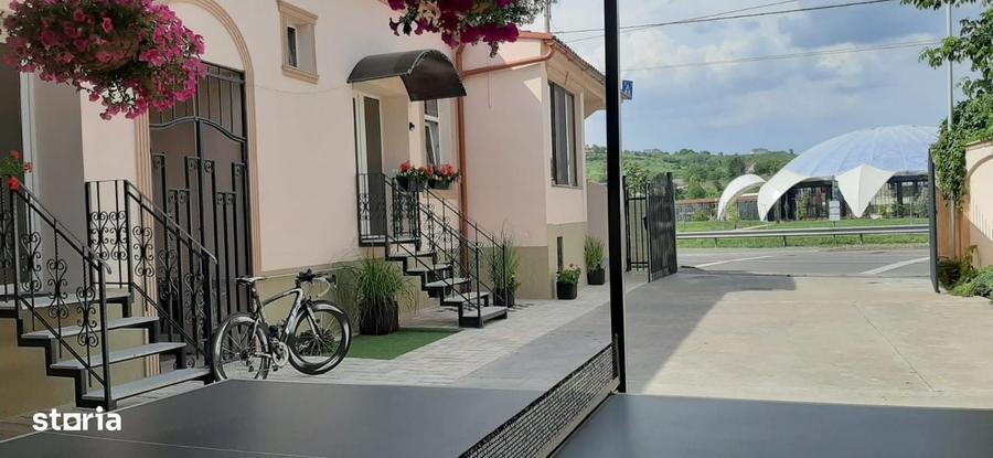 Casă cu 4 camere în Exterior Vest