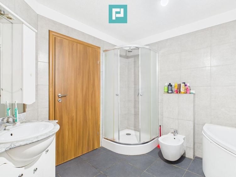 Casă individuală cu 6 camere cu Canalizare în Dudeștii Noi