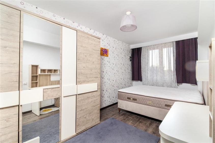 Apartament cu 3 camere semidecomandat, mobilat în Andrei Mureșanu