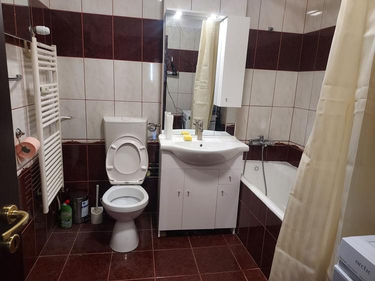 Apartament cu 3 camere decomandat în Decebal