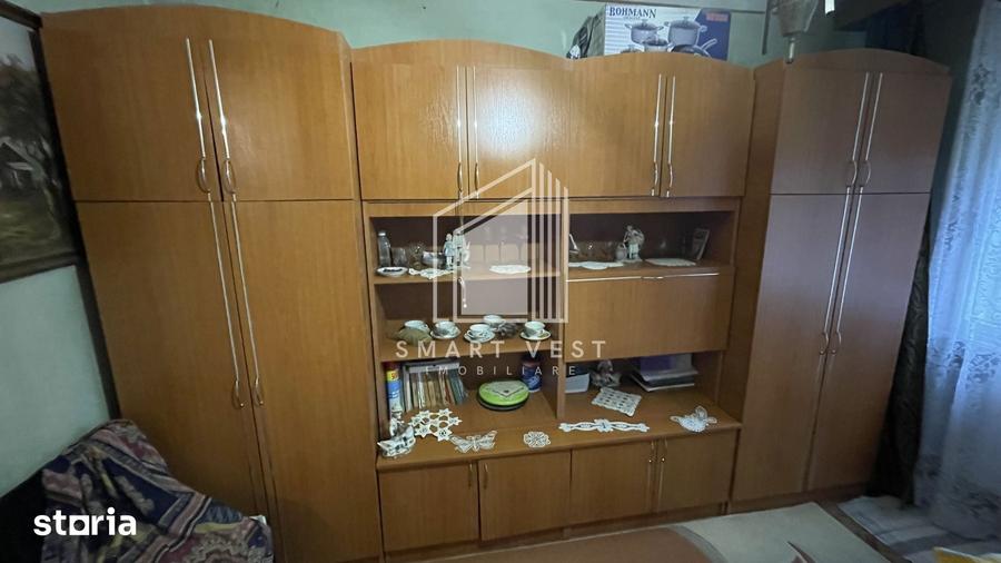 Apartament cu 4 camere semidecomandat în Micro 15