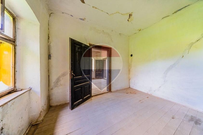 Casă individuală cu 4 camere cu Teren 5000 Mp în Cărand