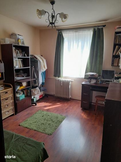 Apartament cu 3 camere decomandat în Ghencea