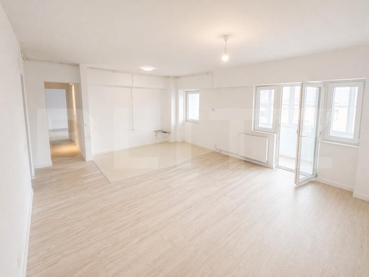 Apartament cu 3 camere semidecomandat în Baciu