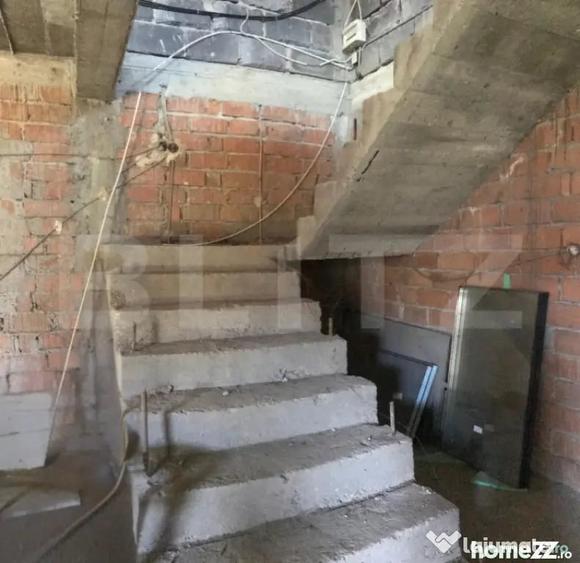 Casă cu 2 camere cu Teren 3050 Mp în Bezdead