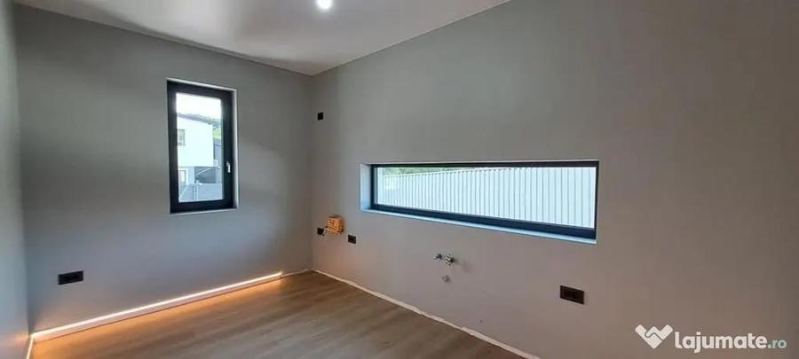 Casă cu 4 camere cu Teren 500 Mp în Vișani