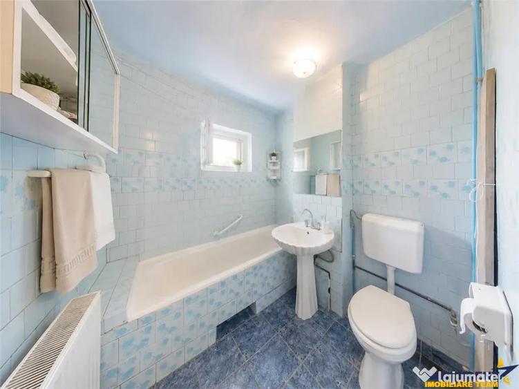 Apartament cu 3 camere decomandat în Triaj