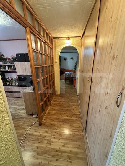 Apartament cu 3 camere semidecomandat, mobilat în Gojdu — fotografia 2