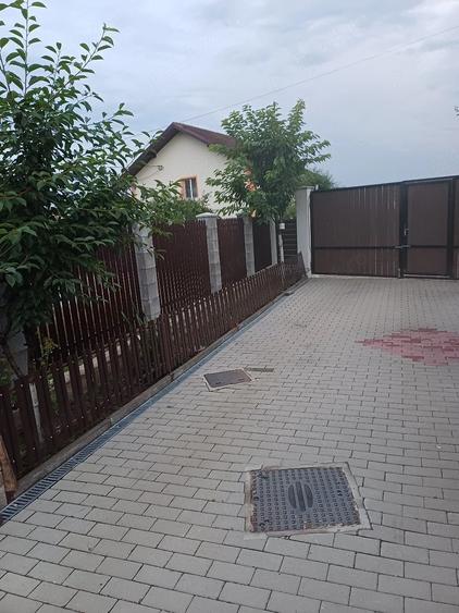 Casă cu Teren 400 Mp în Central