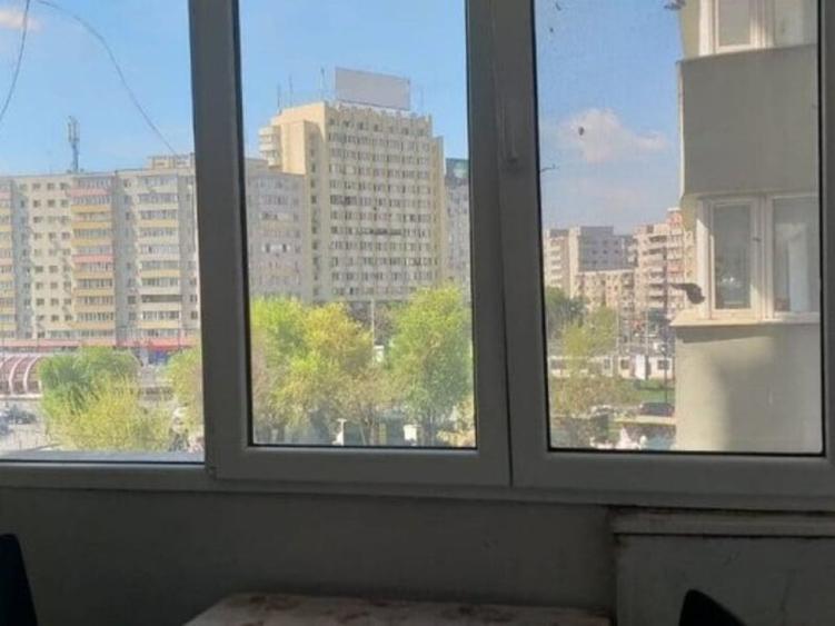 Apartament cu 3 camere decomandat în Obor