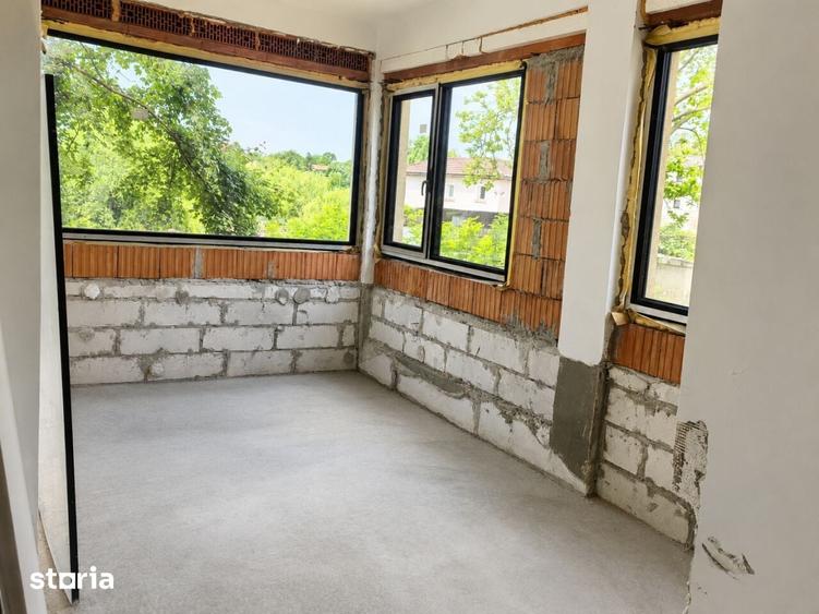 Casă cu 9 camere cu Teren 4000 Mp în Snagov