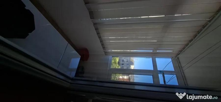 Apartament cu 3 camere semidecomandat în Alexandru cel Bun