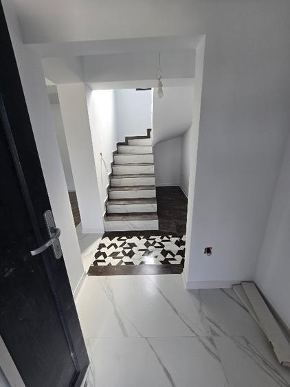 Duplex cu 5 camere cu Canalizare în Corbeanca