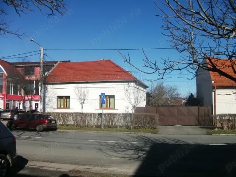 Casă cu 5 camere cu Teren 500 Mp în Central