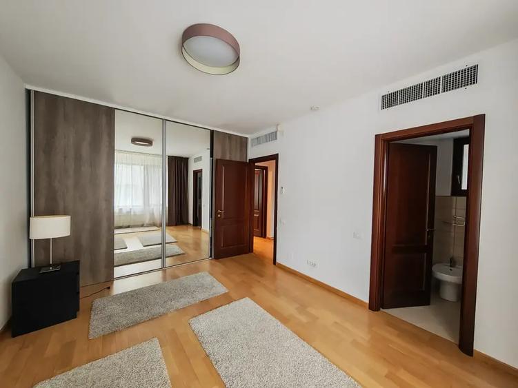 Apartament cu 3 camere semidecomandat, mobilat în Kiseleff