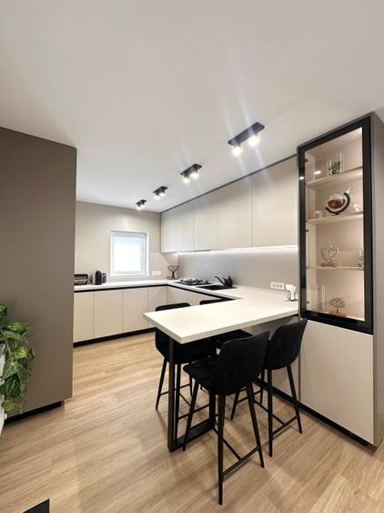 Apartament 4 camere complet renovat- Amenajat lux- Pozitie excelenta - 1