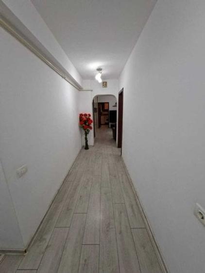 Apartament cu 2 camere decomandat în Inel I
