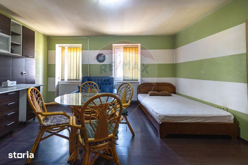 Casă cu 2 camere cu Teren 250 Mp în Cristian