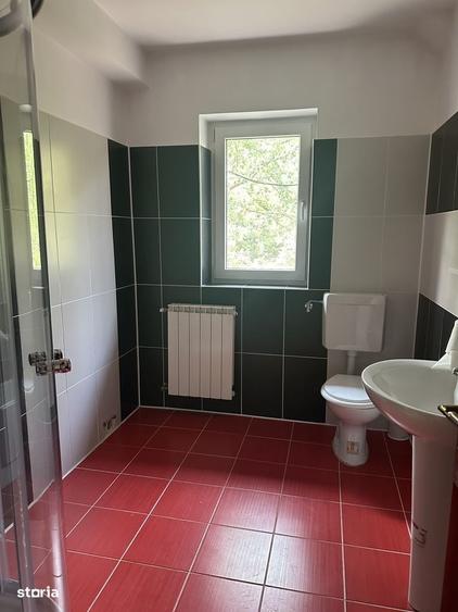 Casă cu 4 camere decomandat în Urleta