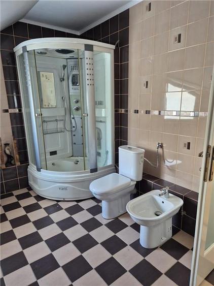 Casă individuală cu 4 camere cu Teren 400 Mp în Semicentral