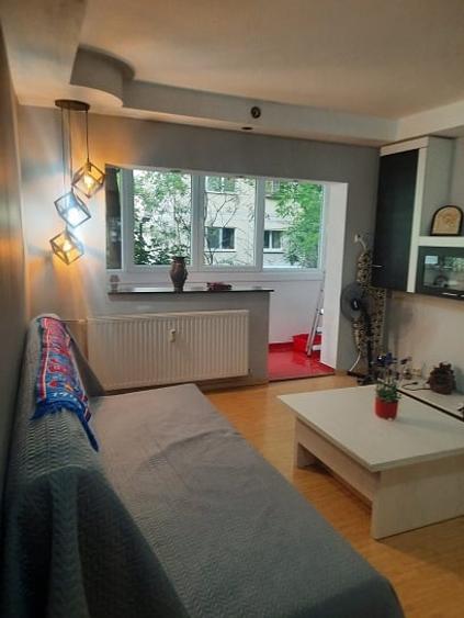 Apartament cu 2 camere decomandat, mobilat în P-ța Reșița