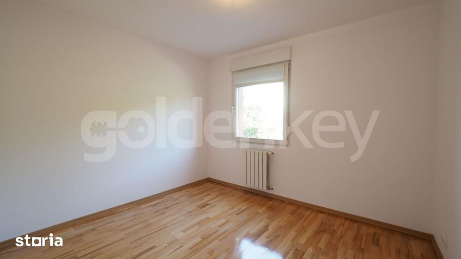 Casă cu 6 camere cu Teren 200 Mp în Central