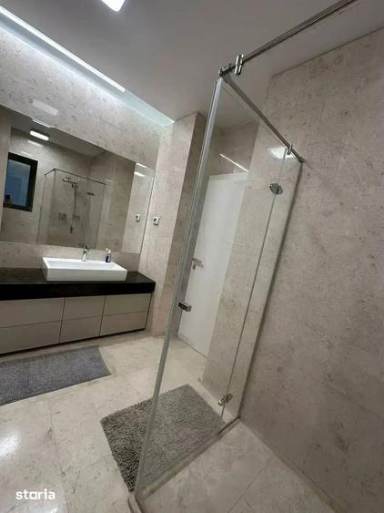 Apartament cu 4 camere, mobilat în Central