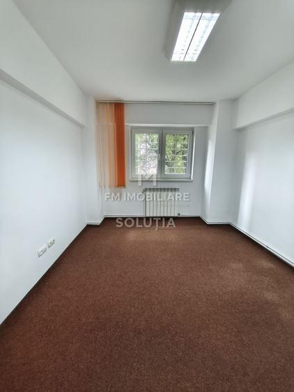Apartament cu 3 camere decomandat în Republicii
