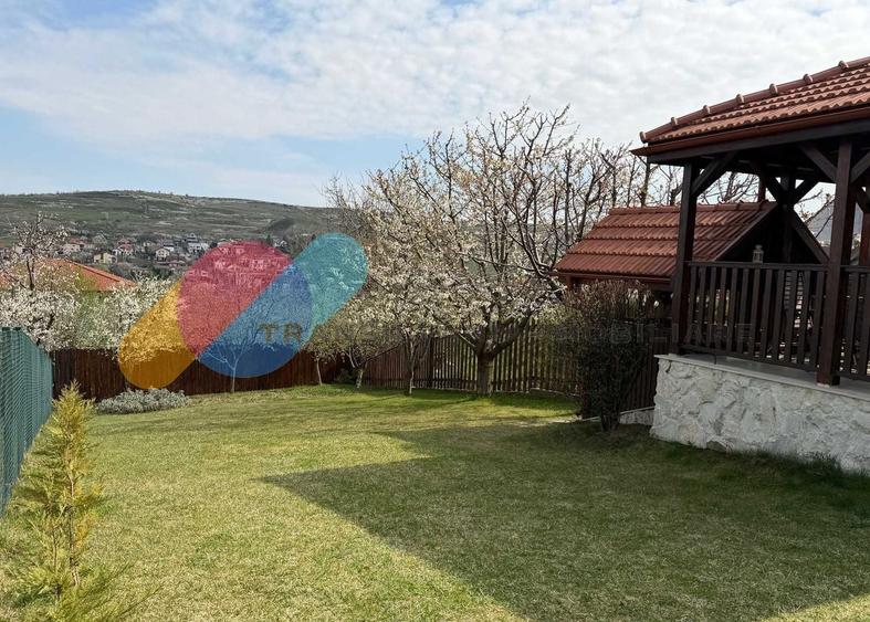 Duplex cu 5 camere cu Canalizare în Borhanci