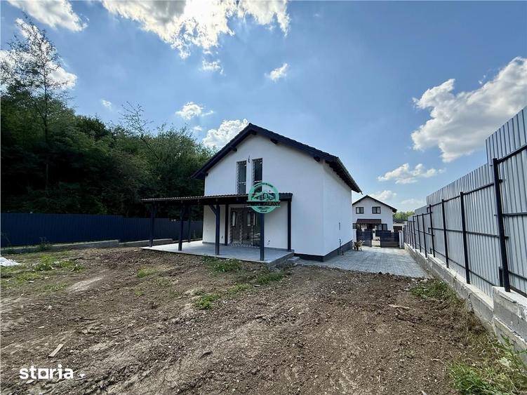 Casă cu 5 camere cu Teren 500 Mp în Corunca
