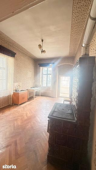 Casă cu 3 camere cu Canalizare în Ultracentral