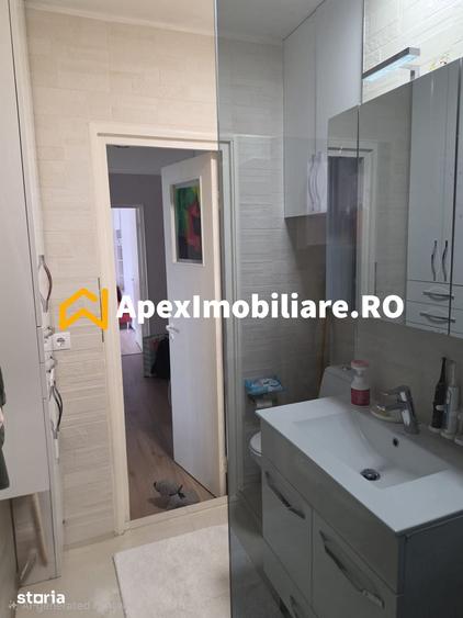 Apartament cu 3 camere semidecomandat, mobilat în Drumul Taberei