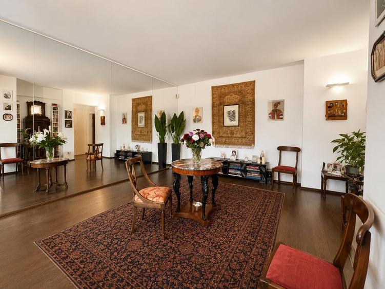 Apartament cu 2 camere decomandat în Cișmigiu