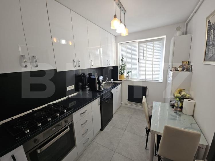 Apartament cu 3 camere decomandat, mobilat în Podu Roș