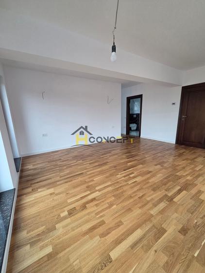 Casă individuală cu 5 camere cu Canalizare în Theodor Pallady