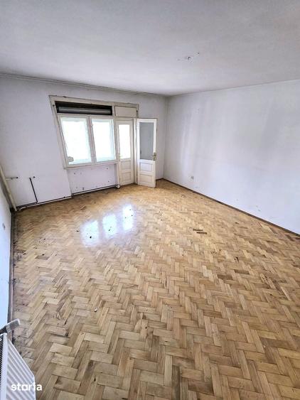 Casă cu 4 camere cu Teren 420 Mp în Titulescu