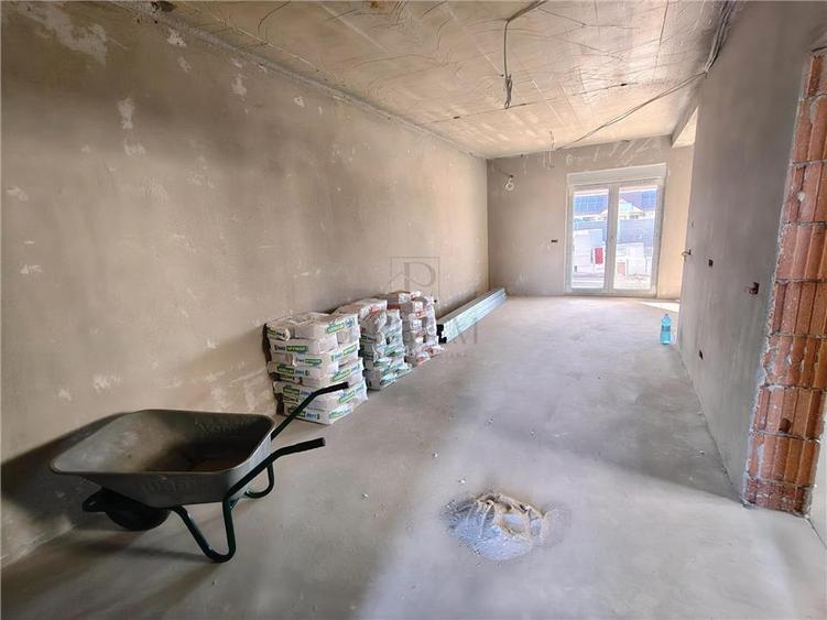 Duplex cu 3 camere cu Canalizare în Moșnița Nouă