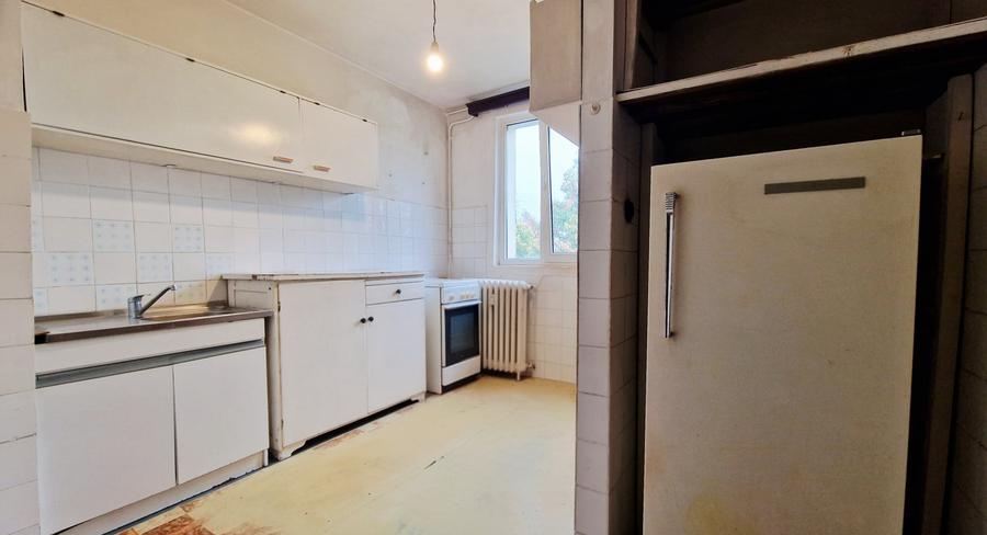 Apartament cu 2 camere decomandat, mobilat în Titan