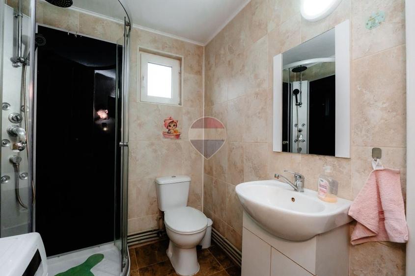 Casă individuală cu 5 camere cu Teren 1800 Mp în Udeni-Zăvoi